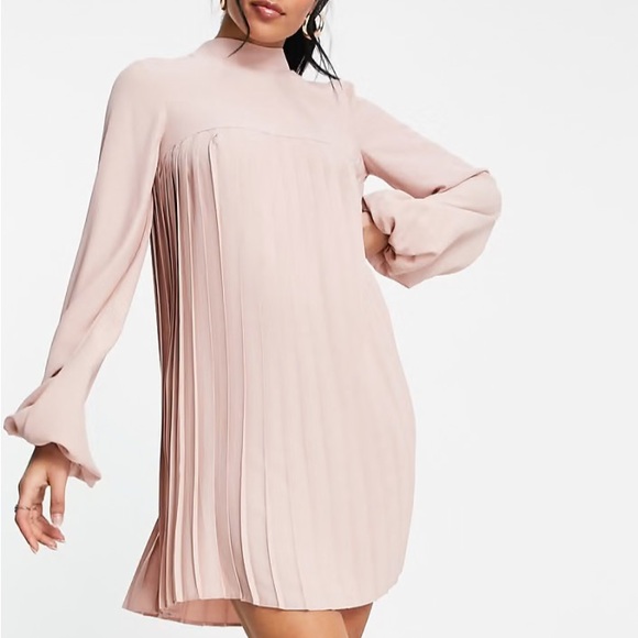 Elegant Pink Pleated Trapeze Dress - Picture 3 of 4